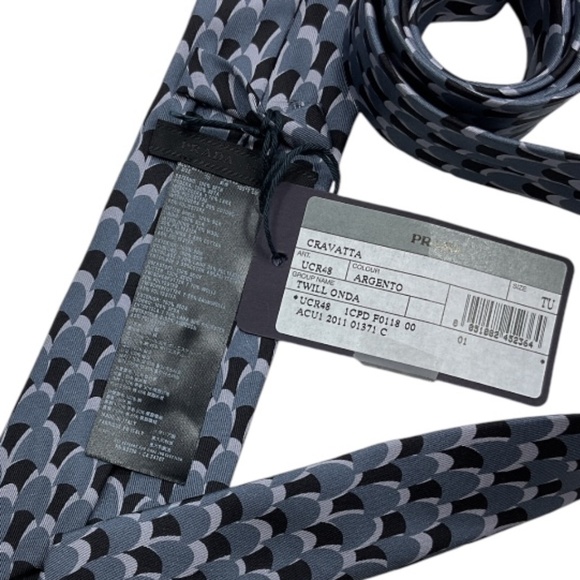 🆕PRADA Black/Gray Silk LUXURY Tie ITALY - Picture 4 of 5